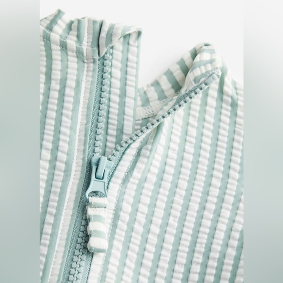 H&M swimsuit - Picture 2 of 5